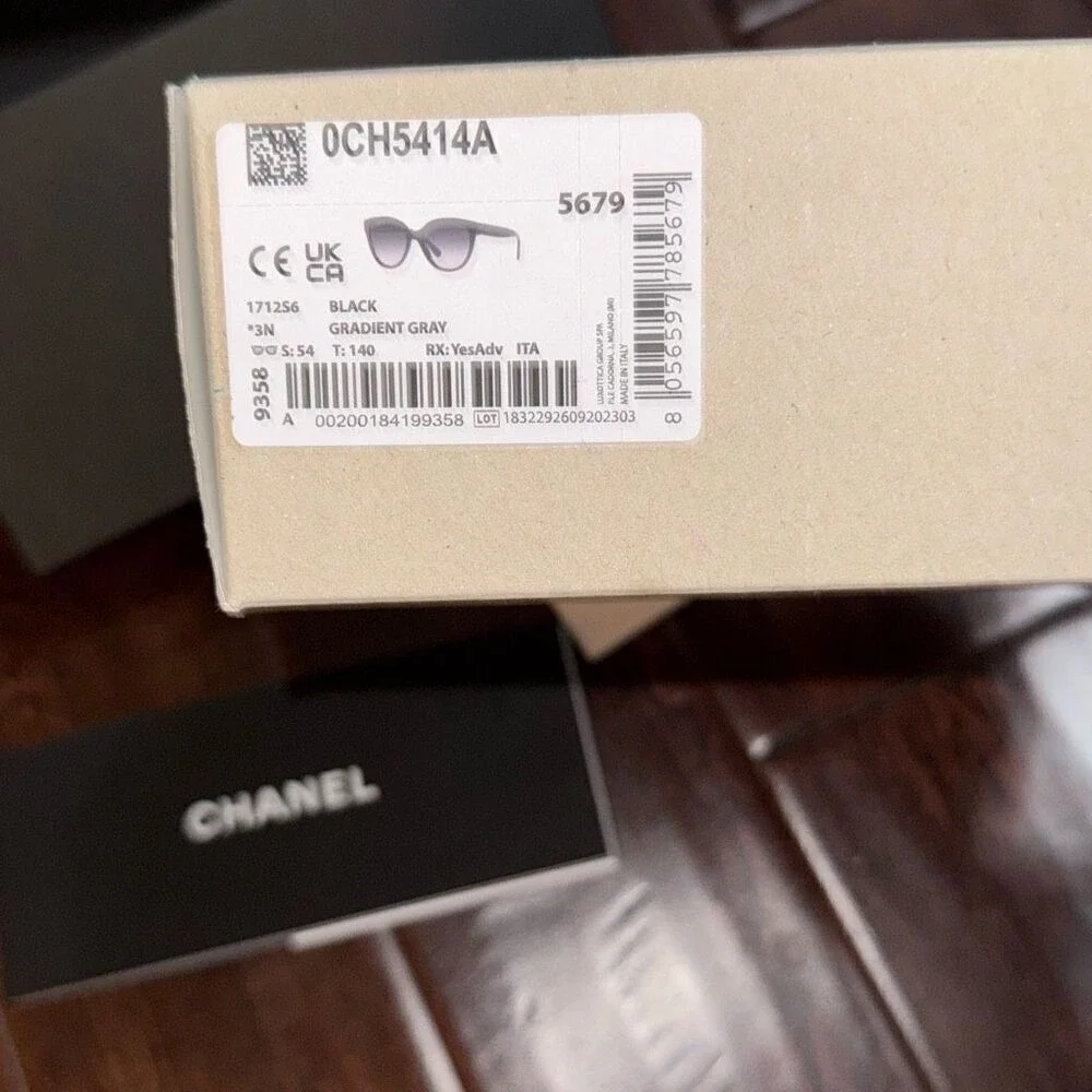 Chanel sunglasses‎ box with manual